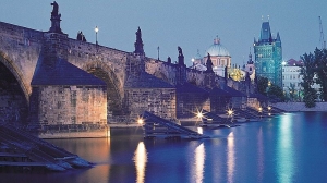 Tajemství všech tajemství — čtu Dana Browna v Praze